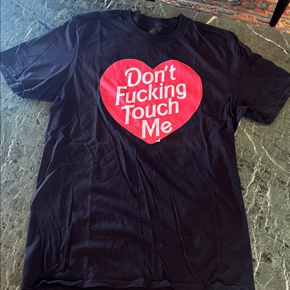 ANVIL Gildan Black Tee with Bold Red Heart Graphic - don’t fucking touch me!!!! - Picture 2 of 11